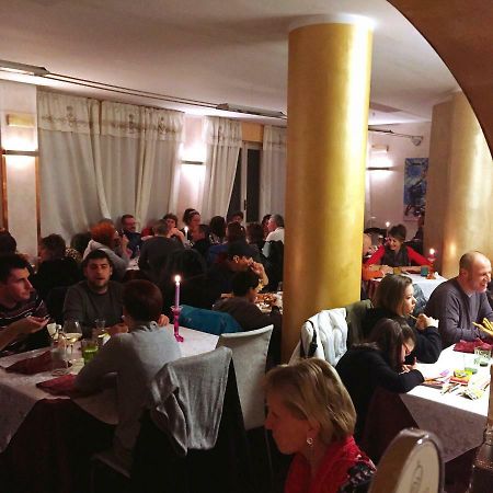 ホテル Ristorante Pizzeria Principe D'Oro Vidracco エクステリア 写真